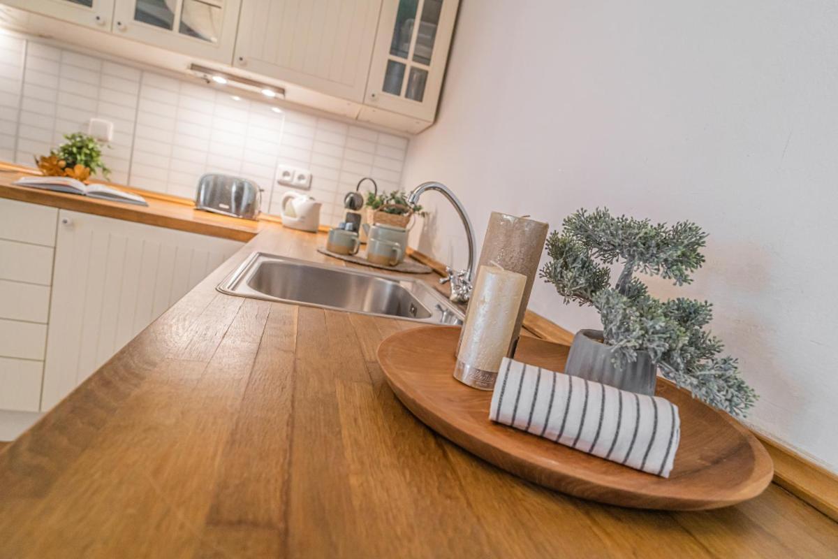 Appartamento Bright & Spacious At Mala Strana, Charles Bridge 3 Min Of Walk Praga Esterno foto